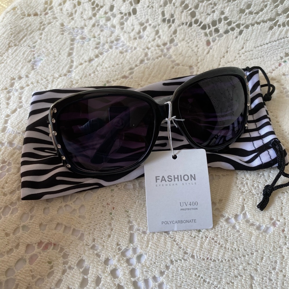 SALE! BLACK CRYSTAL PAVE SQUARE FASHION SUNGLASSES